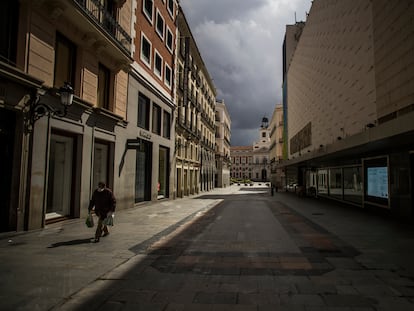 La calle Preciados de Madrid, el pasado 23 de marzo, durante el estado de alarma.