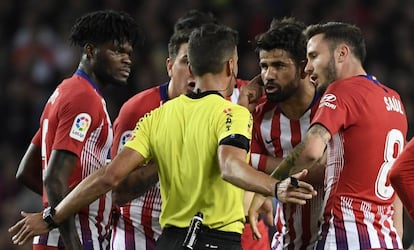 Diego Costa, depois da expulsão no jogo Barcelona x Atlético de Madri