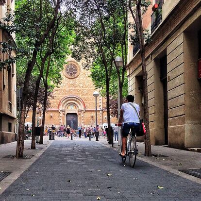 Barrio de Gracia, Plaza de la Virreina