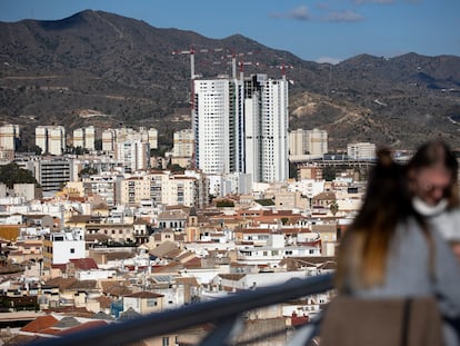 Las torres de Martiricos, dos rascacielos aún en construcción, que alcanzaran las 30 plantas de altura y albergaran viviendas y hoteles.