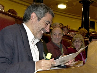 El coordinador general de IU, Gaspar Llamazares, al inicio del pleno del Congreso.