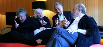 Los componentes de Les Luthiers este viernes en Bilbao. 