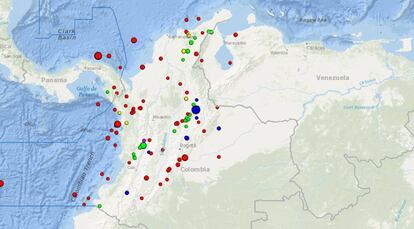 Mapa de los seísmos registrados por el Servicio Geológico Colombiano. El circulo azul de mayor tamaño, en el centro de la imagen, señala el epicentro del terremoto registrado este martes.