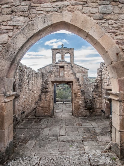 La iglesia en ruinas de la villa portuguesa de Castelo Mendo.