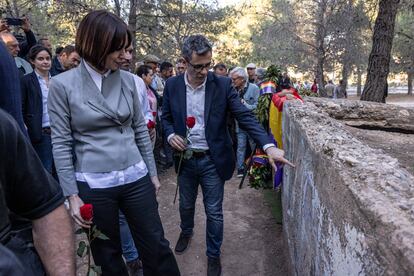 El ministro de la Presidencia, Justicia y Relaciones con las Cortes, Félix Bolaños y la ministra Diana Morant,. este martes en el llamado Paredón de España, en Paterna.