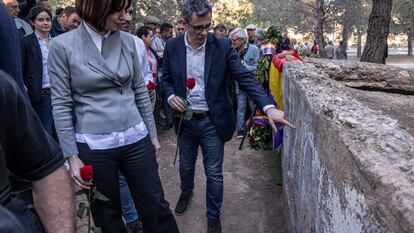 El ministro de la Presidencia, Justicia y Relaciones con las Cortes, Félix Bolaños y la ministra Diana Morant,. este martes en el llamado Paredón de España, en Paterna.