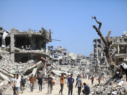 Imagen de la destrucción tras los intensos ataques de los últimos días en un barrio de Ciudad de Gaza, este jueves.