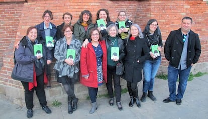 De izquierda a derecha, arriba: Laura Tomàs, Inés MacPherson, Muntsa Mimó, Cristina Xifra y Anna Martínez; abajo: Elena Bartomeu, Gemma Nafria, Gemma Martí, Àngels Blasco, Eva Espinosa, Maria Arazo y Ricard Ruiz Garzón. 