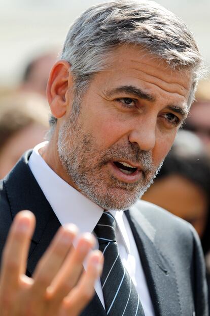 ¿Por qué no? George Clooney podría dar el perfil en las secuencias de la etapa madura de Burton.