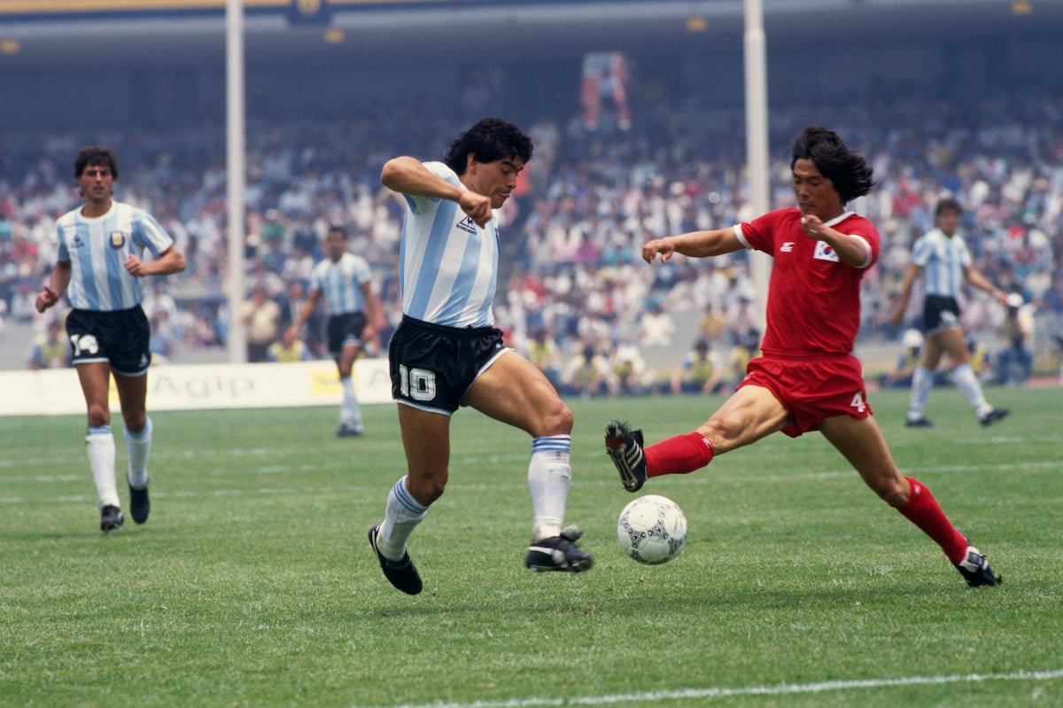 Maradona y Madrid, lenguas fuera