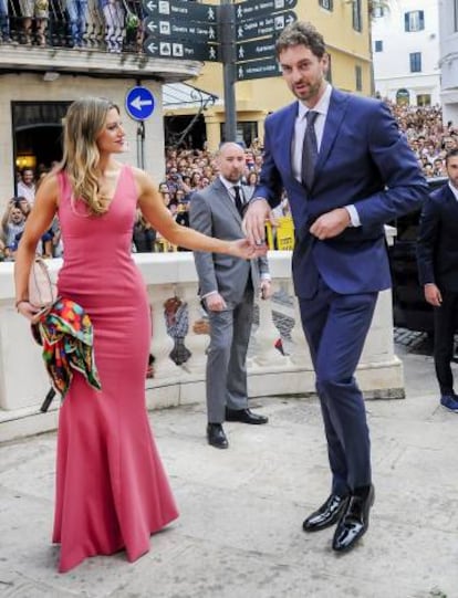 Catherine McDonnell y Pau Gasol, en Menorca.