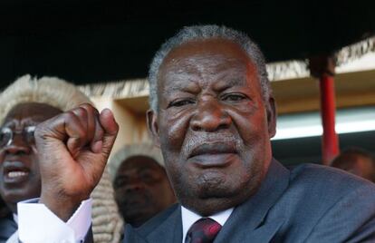 El nuevo presidente de Zambia, Michael Sata, durante su toma de posesi&oacute;n en Lusaka, el 23 de septiembre. 