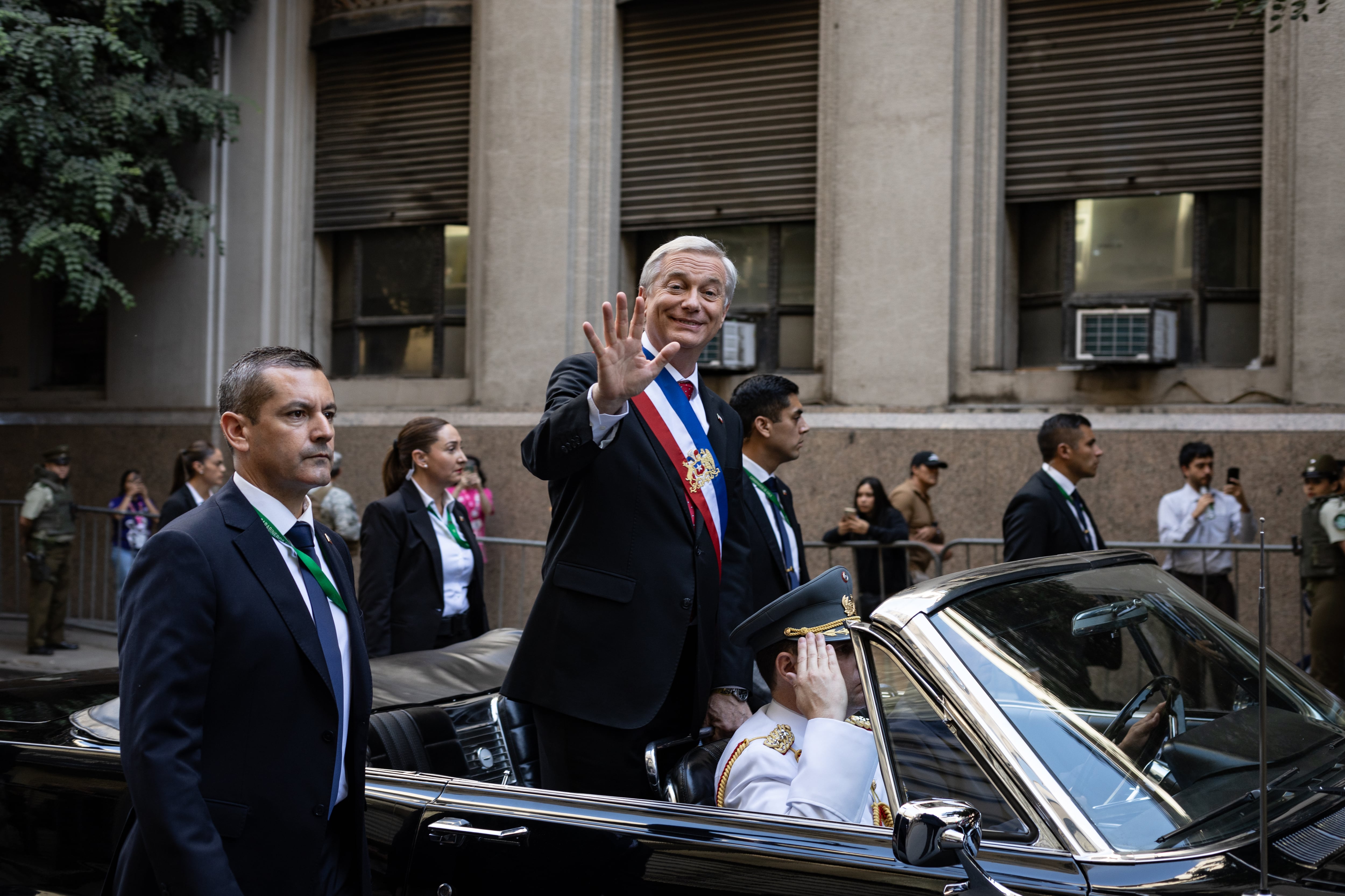 Kast se muda al palacio presidencial