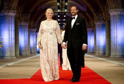 El príncipe Haakon y la princesa Mette-Marit de Noruega.