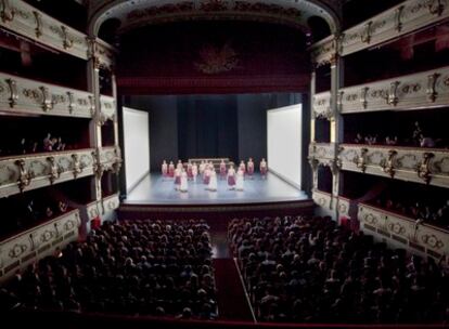 Montaje en el Teatro Principal de 'Aman', de Patrick de Bana, en una producción reciente del Ballet de Teatres de la Generalitat.