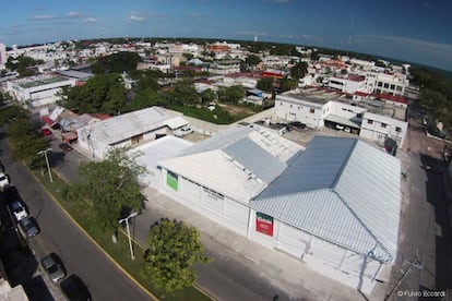 El Consorcio Chiclero es propietario de la planta procesadora, la comercializadora, la exportadora y la marca de la goma de mascar que produce bajo un esquema de comercio justo. Actualmente Chicza se exporta a 27 países.

