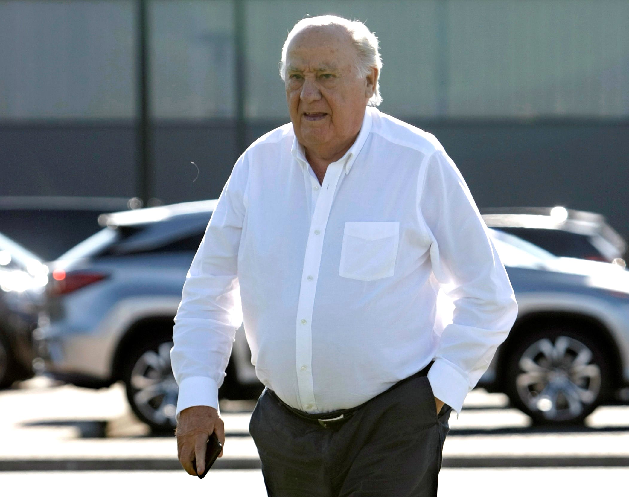 Amancio Ortega lanza junto a Macquarie una oferta de 6.900 millones por un operador logístico en Australia