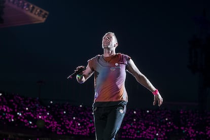 Chris Martin, durante el concierto en Barcelona este miércoles. 