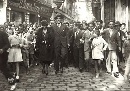 La señora Herriot acompañada por Gregorio Marañón durante su visita a Toledo el 31 de octubre de 1932.