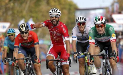 Nacer Bouhanni se impone en la sexta etapa.