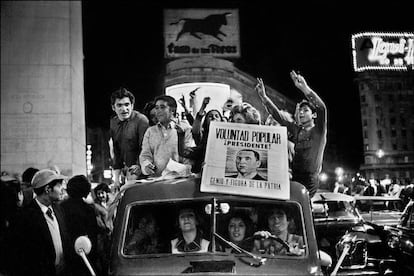 Festejos en el Obelisco por el regreso de Per&oacute;n.