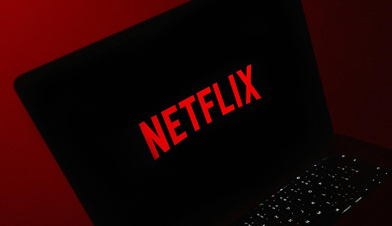 Logotipo de Netflix en un portátil