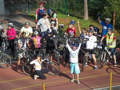 Ciclistas se manifestam a favor de uma ciclovia em São Paulo.