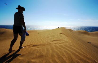 Las dunas de Maspalomas, reserva natural al sur de Gran Canaria, ocupan una superficie de 403,9 hectáreas (unos 400 campos de fútbol) en el municipio de San Bartolomé.