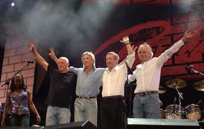 De izquierda a derecha, Gilmour, Waters, Mason y Wright, en un concierto en Londres en 2005.