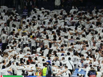 Los aficionados del Real Madrid, en el partido ante el Manchester City.