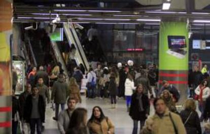 Estación de metro de Nuevos Ministerios, en Madrid, en una jornada de huelga. EFE/Archivo