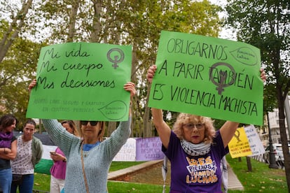 Manifestantes derecho al aborto libre en la Sanidad Pública
