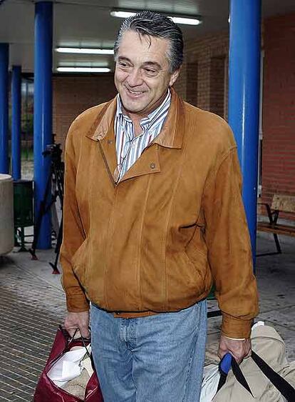El ex alcalde de Andratx Eugenio Hidalgo, a la salida de la cárcel.