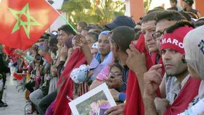 El ambiente en El Aai&uacute;n, durante el paso del rey Mohamed VI.