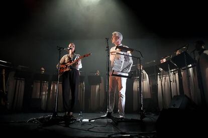 David Byrne ha publicado un artículo en The New York Times bajo el título 'Hay que abrir la caja negra de la industria de la música'.