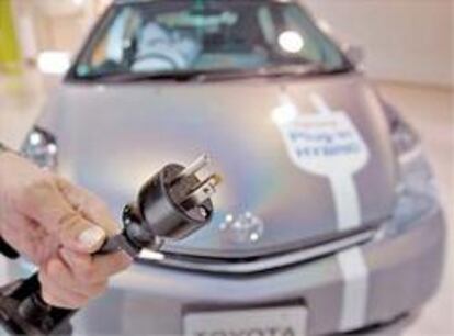 Toyota enchufará el coche a la corriente eléctrica