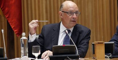 Cristobal Montoro, ministro de Hacienda, en la rueda de prensa posterior a la presentación de los presupuestos.