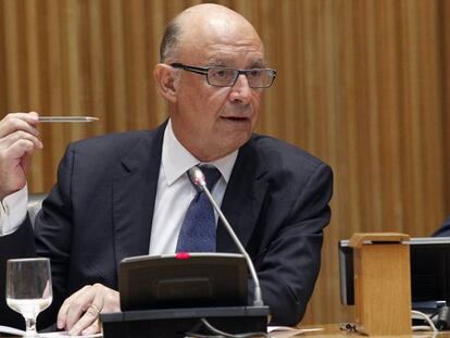 Cristobal Montoro, ministro de Hacienda, en la rueda de prensa posterior a la presentación de los presupuestos.