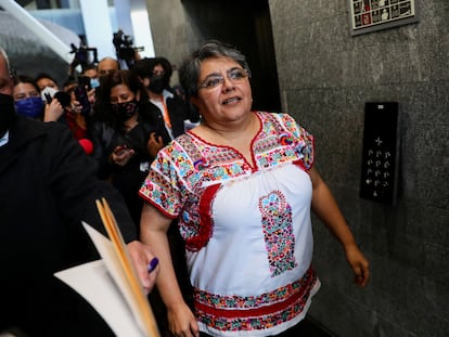 La secretaria de Economía, Raquel Buenrostro, luego de una reunión con empresarios el 19 de octubre en Ciudad de México.