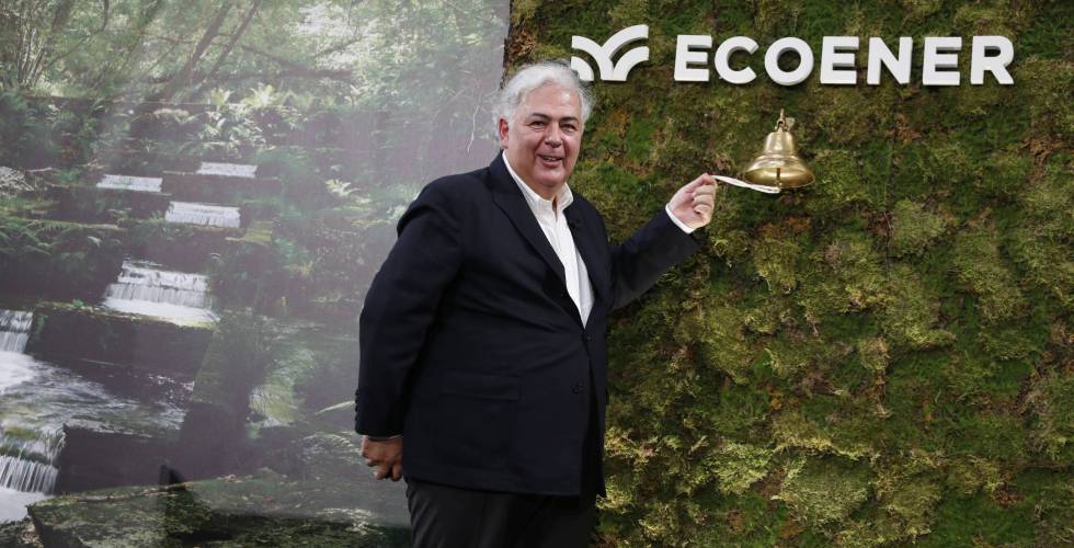 Luis de Valdivia, presidente, CEO y fundador de Ecoener, en el toque de campana de la salida a Bolsa.