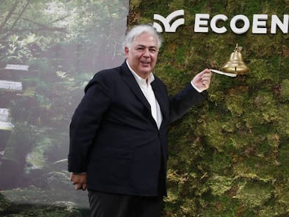 Luis de Valdivia, presidente, CEO y fundador de Ecoener, en el toque de campana de la salida a Bolsa en mayo pasado.