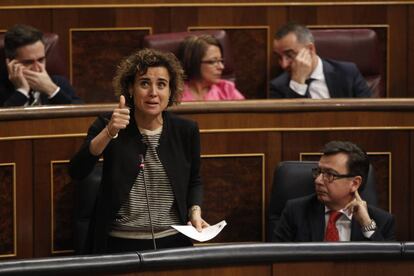 La ministra de Sanidad Dolors Monserrat, ayer durante la sesión de control al Gobierno en el Congreso. 