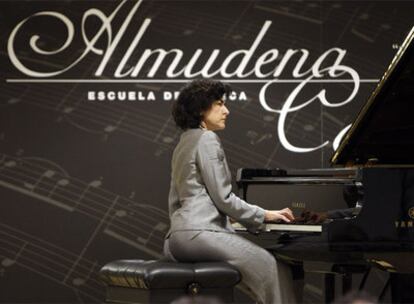 La pianista Rosa Torres Pardo en la inauguración de la Escuela Municipal Almudena Cano.