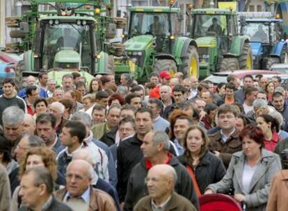 Un momento de la manifestación de ayer en Ordes (A Coruña).