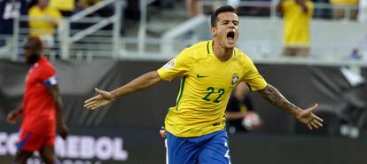 Philippe Coutinho celebra un gol ante Hait&iacute;, el mi&eacute;rcoles, en la ciudad de Orlando.