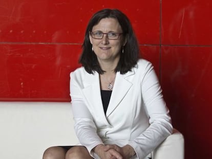 Cecilia Malmström, posa en el interior de la sede de EITB en Bilbao, sede del congreso.