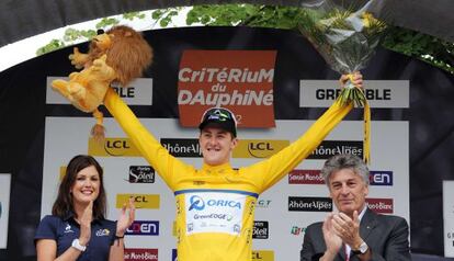 Durbridge festeja el liderato en la Dauphine.