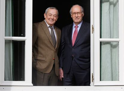 Miguel Boyer y Carlos Solchaga en casa de Boyer, con motivo del 30º aniversario del Gobierno socialista de 1982, en noviembre de 2012.