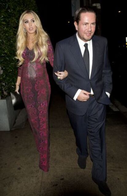 James Sunt y Petra Ecclestone.