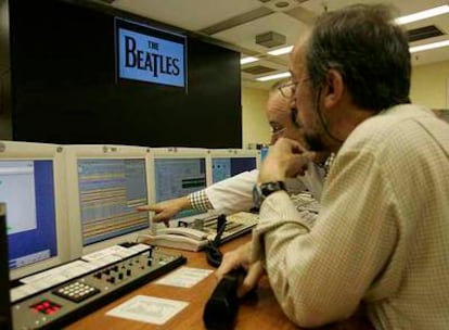 Técnicos de la NASA lanzan desde Robledo de Chavela la canción de los Beatles.